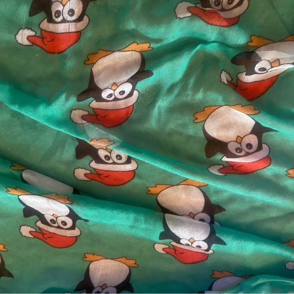 Penguin Christmas scarf - Picture 2 of 2